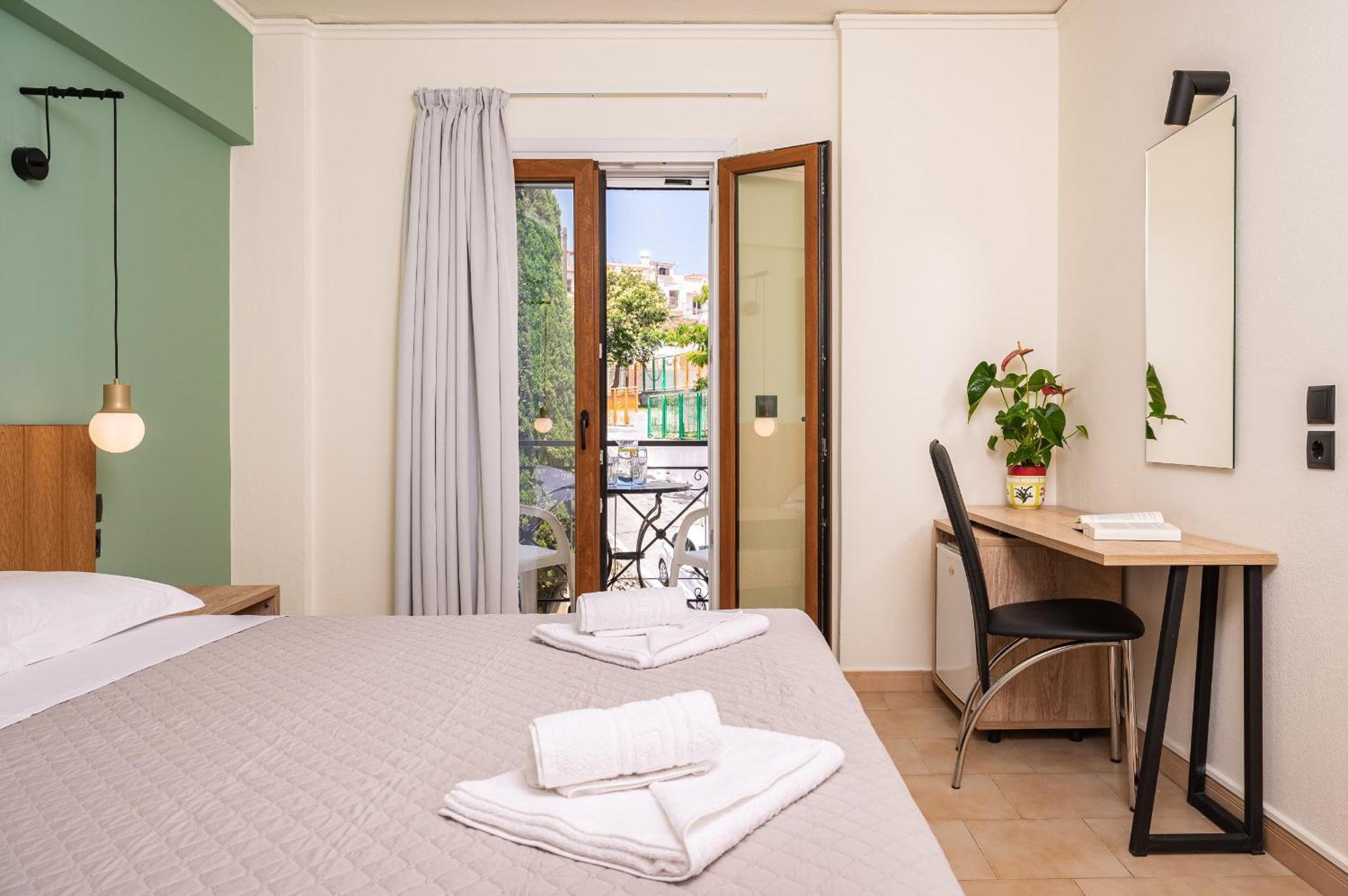 Emily Hotel Agía Paraskeví エクステリア 写真