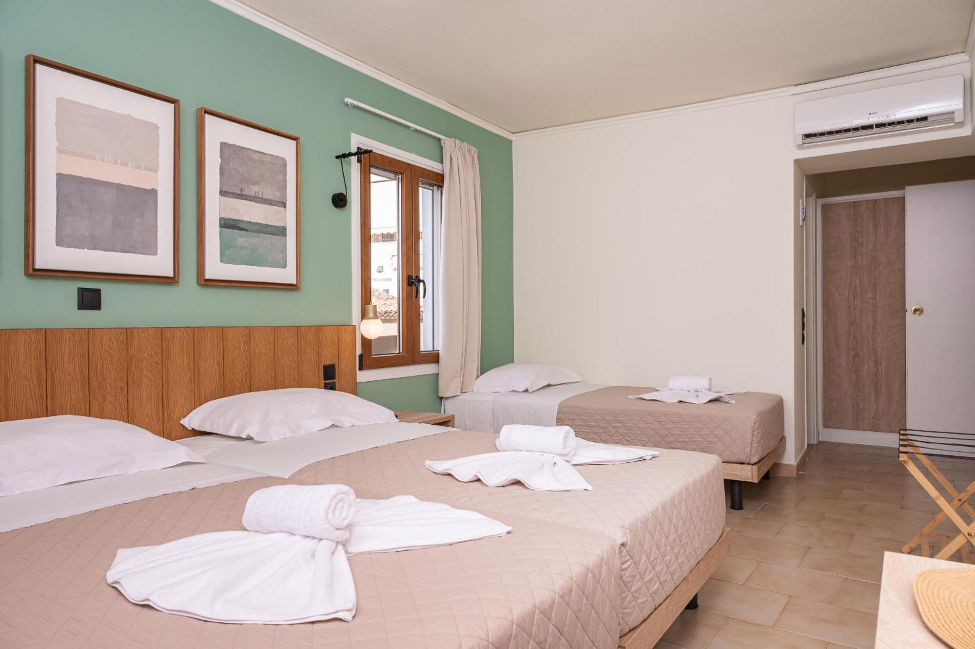 Emily Hotel Agía Paraskeví エクステリア 写真