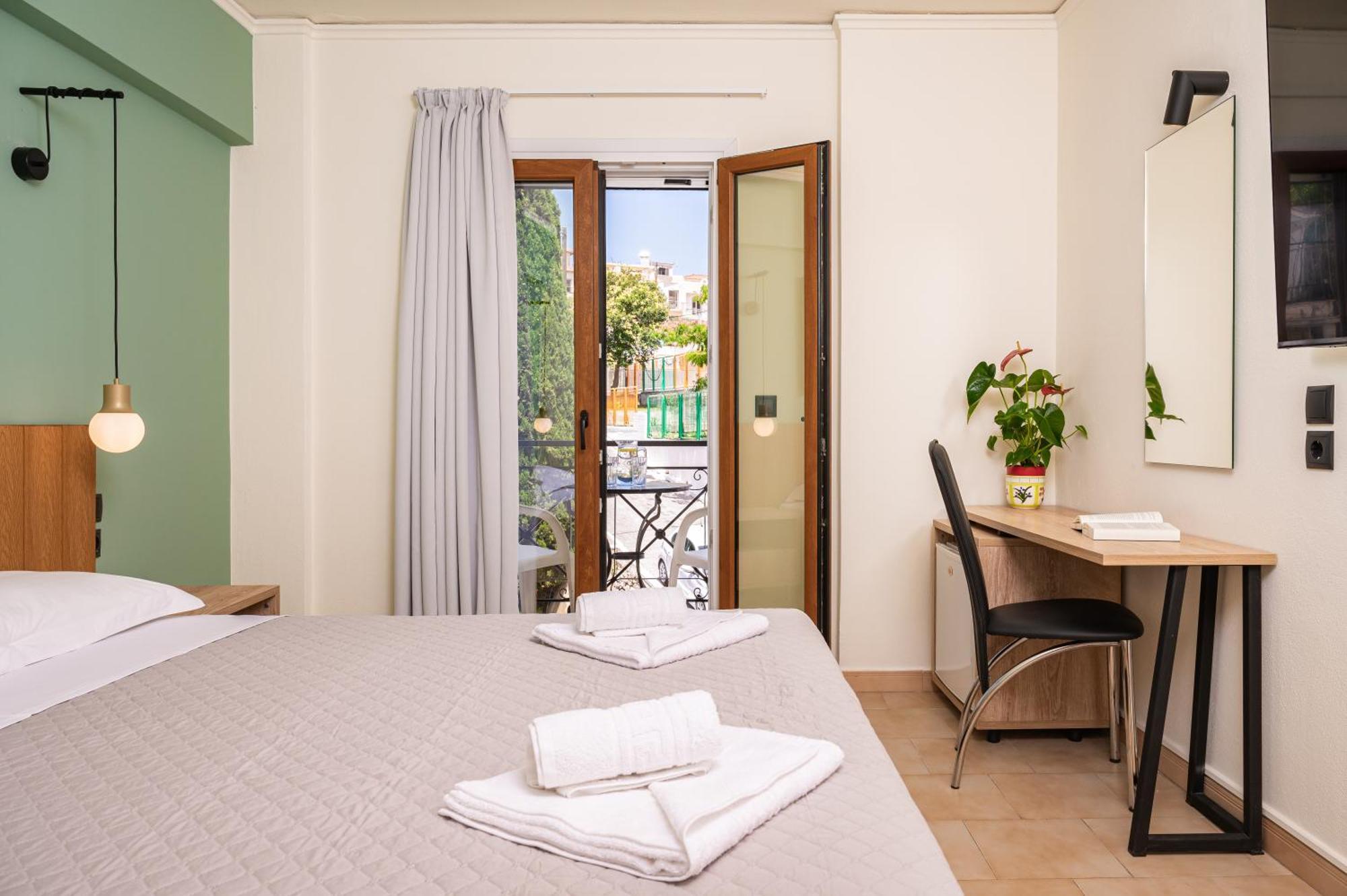 Emily Hotel Agía Paraskeví エクステリア 写真