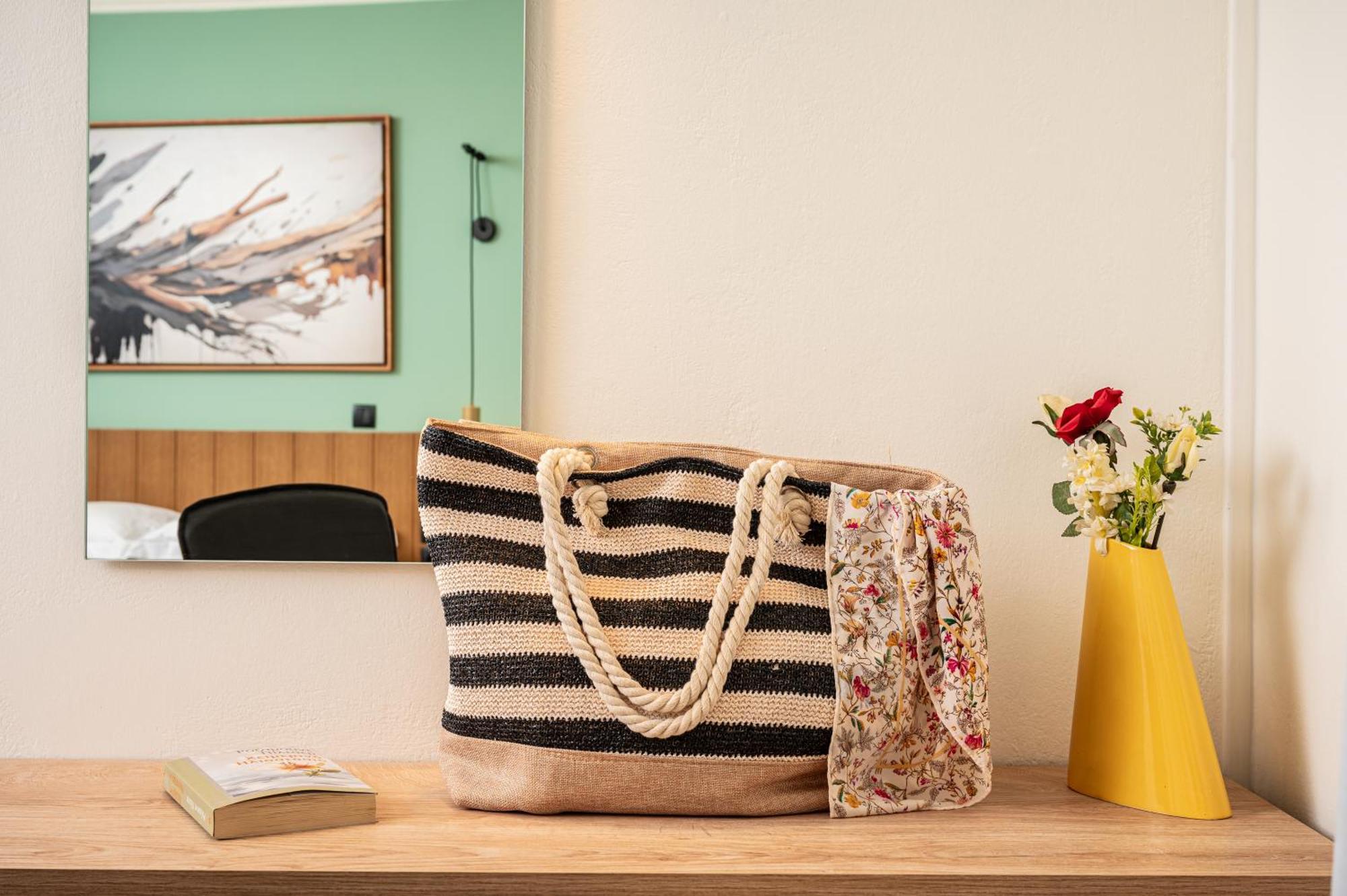 Emily Hotel Agía Paraskeví エクステリア 写真