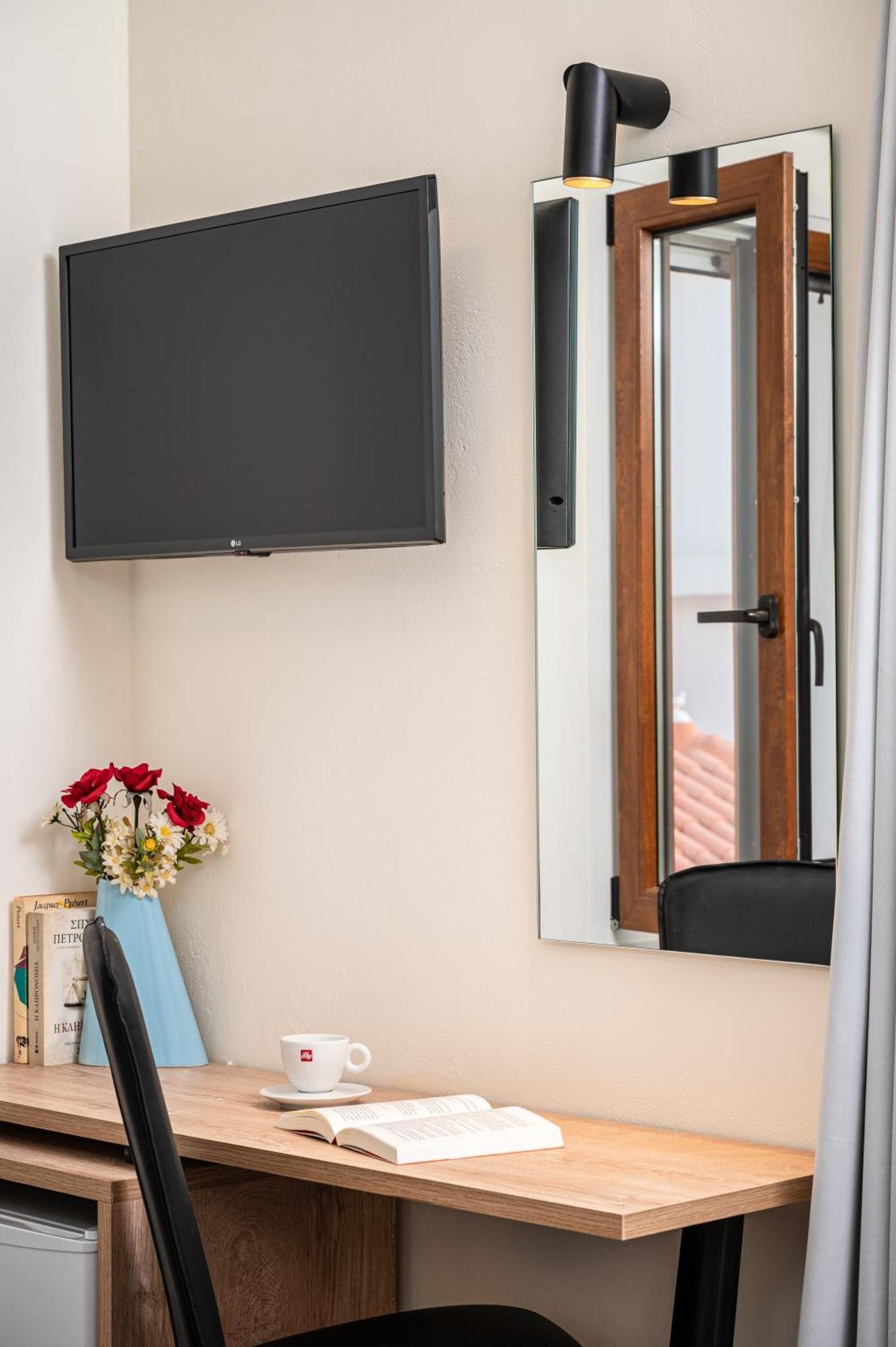 Emily Hotel Agía Paraskeví エクステリア 写真